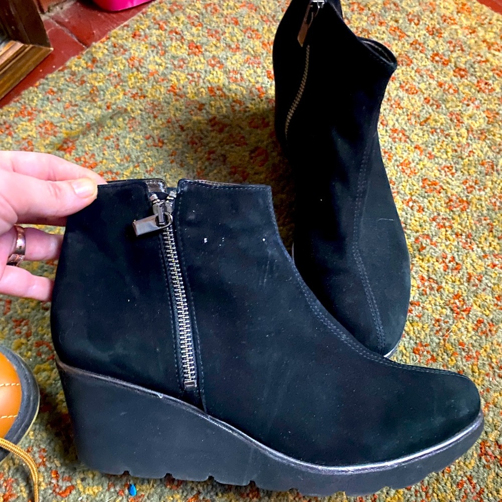 Brunate wedge boots
